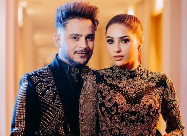 Singer Milind Gaba and wife Pria welcome twins, announce arrival of baby boy and girl : Bollywood News Singer Milind Gaba and wife Pria welcome twins, announce arrival of baby boy and girl : Bollywood News