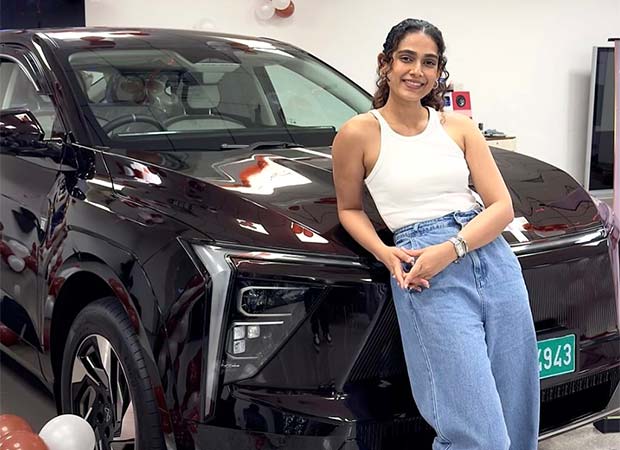 Aakanksha Singh buys Mahindra XEV 9e in ruby velvet, joins celeb EV owners : Bollywood News Aakanksha Singh buys Mahindra XEV 9e in ruby velvet, joins celeb EV owners : Bollywood News