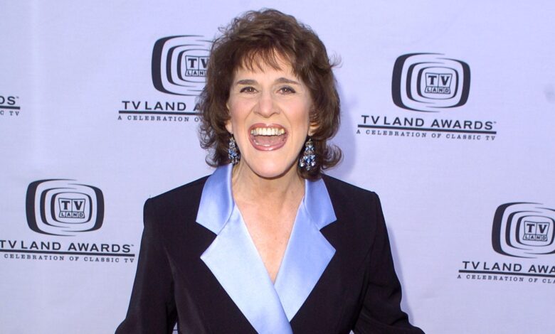 About the Comedian’s Alzheimer’s Disease & More – Hollywood Life About the Comedian’s Alzheimer’s Disease & More – Hollywood Life