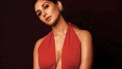 Nikita Dutta and her mother test positive for COVID: “Stay safe everyone” : Bollywood News