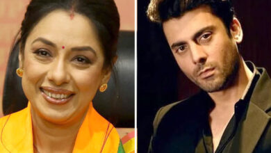 Rupali Ganguly hits back at Fawad Khan for criticising India; says, “You working in Indian films was also shameful for us” : Bollywood News