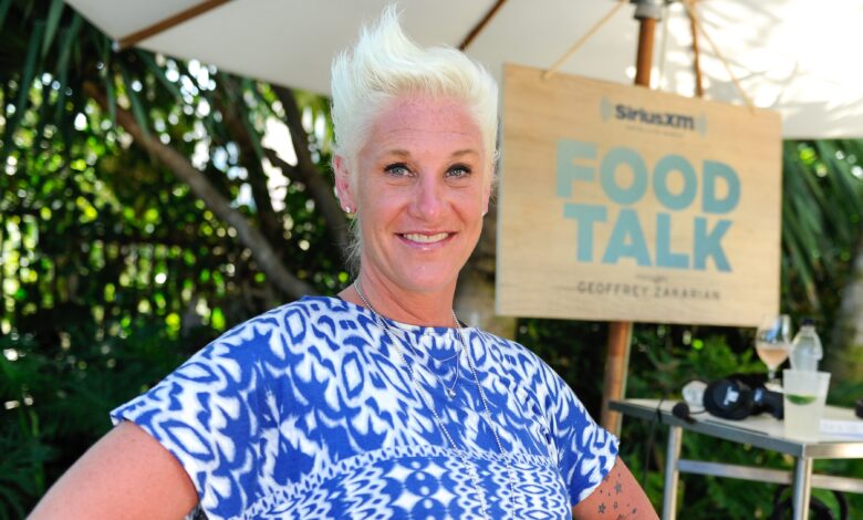 How the Food Network Star Made a Fortune – Hollywood Life