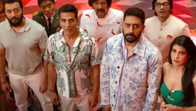 EXPLAINED: How exhibitors are dividing shows between the two versions of Housefull 5; insiders explain release strategy behind ONE-OF-A-KIND occurrence in cinema history : Bollywood News