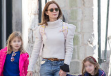 About Her 2 Daughters With John Krasinski – Hollywood Life