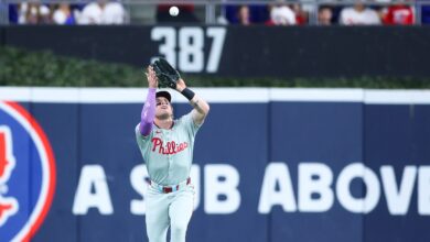 Who Is the Dad Who Gave the Ball Back? – Hollywood Life