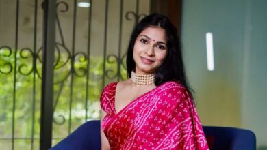 outsiders lack loyalty to Bollywood