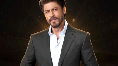 Shah Rukh Khan set to host 70th Filmfare Award after 17 years : Bollywood News