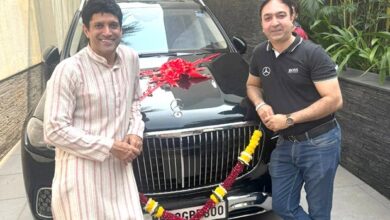 Farhan Akhtar gifts himself a customized Mercedes Maybach GLS 600 for Diwali worth Rs. 3.50 cr : Bollywood News