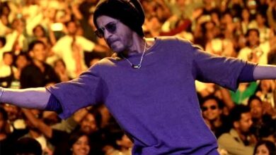 Shah Rukh Khan skips Mannat balcony tradition on 60th birthday, cites safety concerns: “My deepest apologies” : Bollywood News