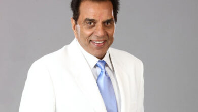 Legendary actor Dharmendra passes away at 89 : Bollywood News