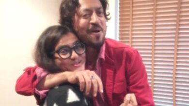 Parvathy shares unseen Qarib Qarib Singlle photo with Irrfan Khan on his birth anniversary : Bollywood News