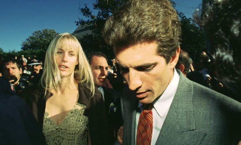 Stars Who Slammed ‘Love Story: JFK Jr. & Carolyn Bessette’: Statements – Hollywood Life Stars Who Slammed ‘Love Story: JFK Jr. & Carolyn Bessette’: Statements – Hollywood Life